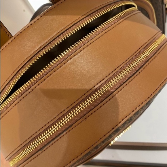 Michael Kors Large Jaycee Backpack Brown - Picture 6 of 11